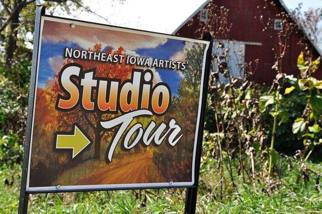 StudioTourSign